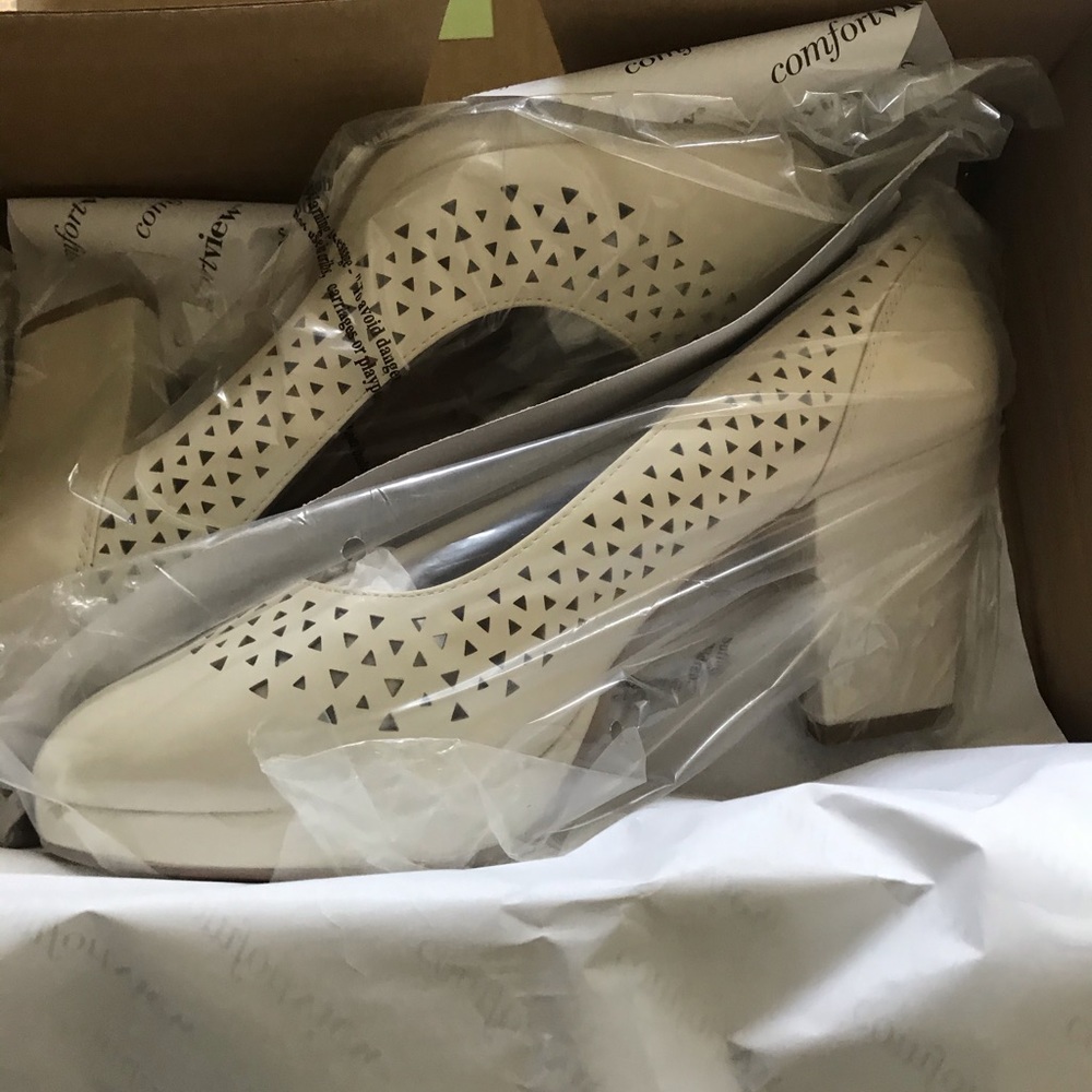 Comfortview woman’s shoes